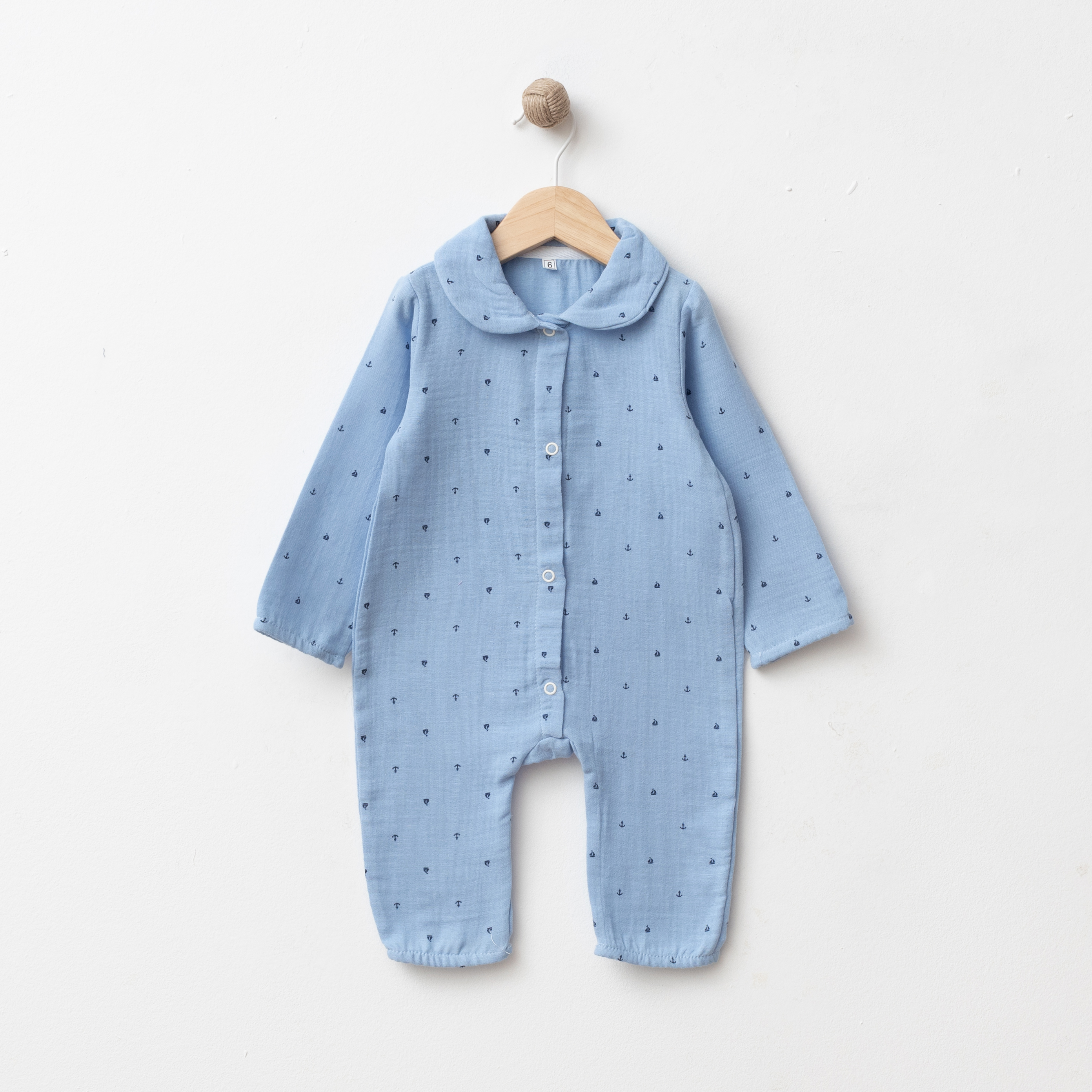 Wholesale GOTS-certified 100% cotton muslin sea print baby boy romper with rounded collar and front snap buttons, 3 to 12 months