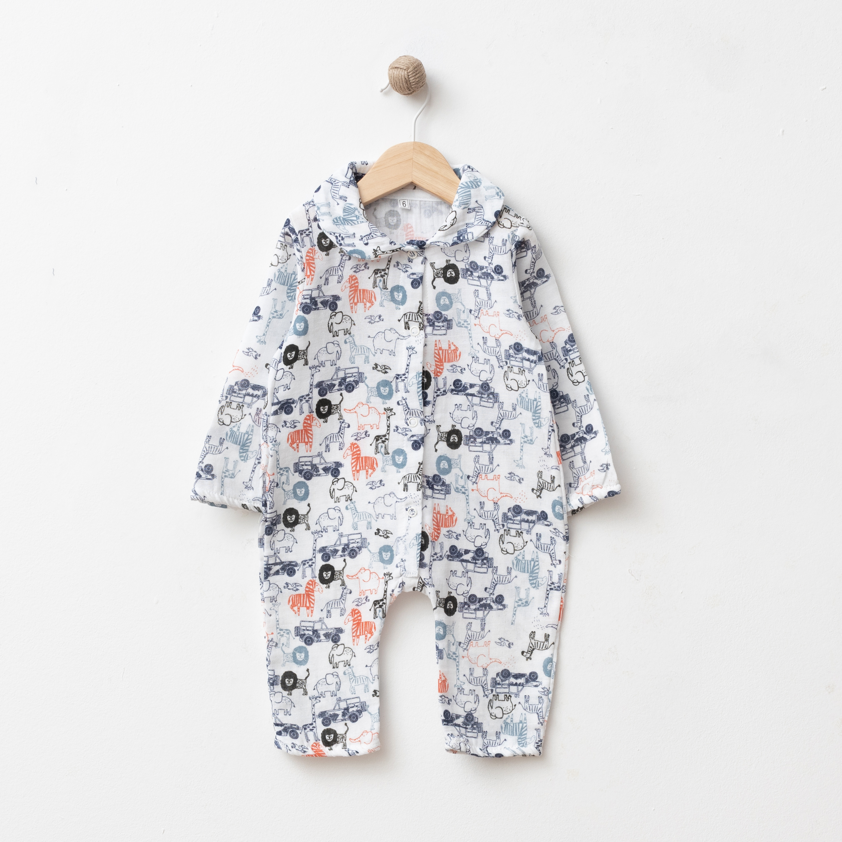 Wholesale GOTS-certified 100% cotton safari print baby boy romper with animal, zebra, lion and safari vehicle patterns