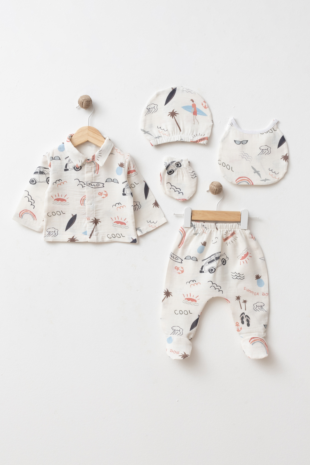 GOTS-certified 100% cotton summer adventure baby boy 5-piece hospital set with top, footed pants, bonnet, bib and mittens